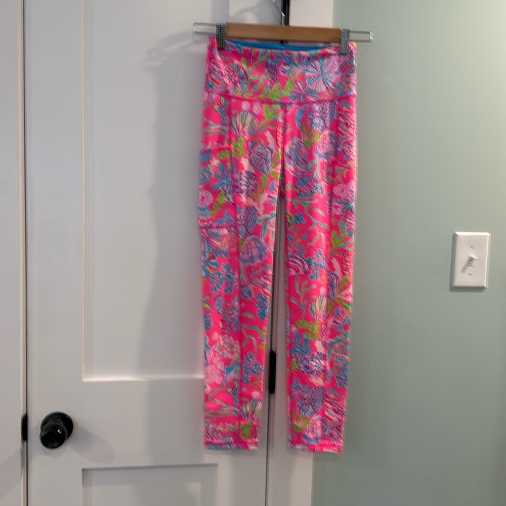 Lilly Pulitzer coral and shells Luxletic leggings size XS